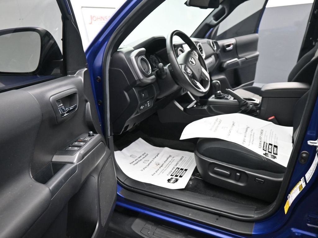 Used 2023 Toyota Tacoma TRD Off-Road image 17