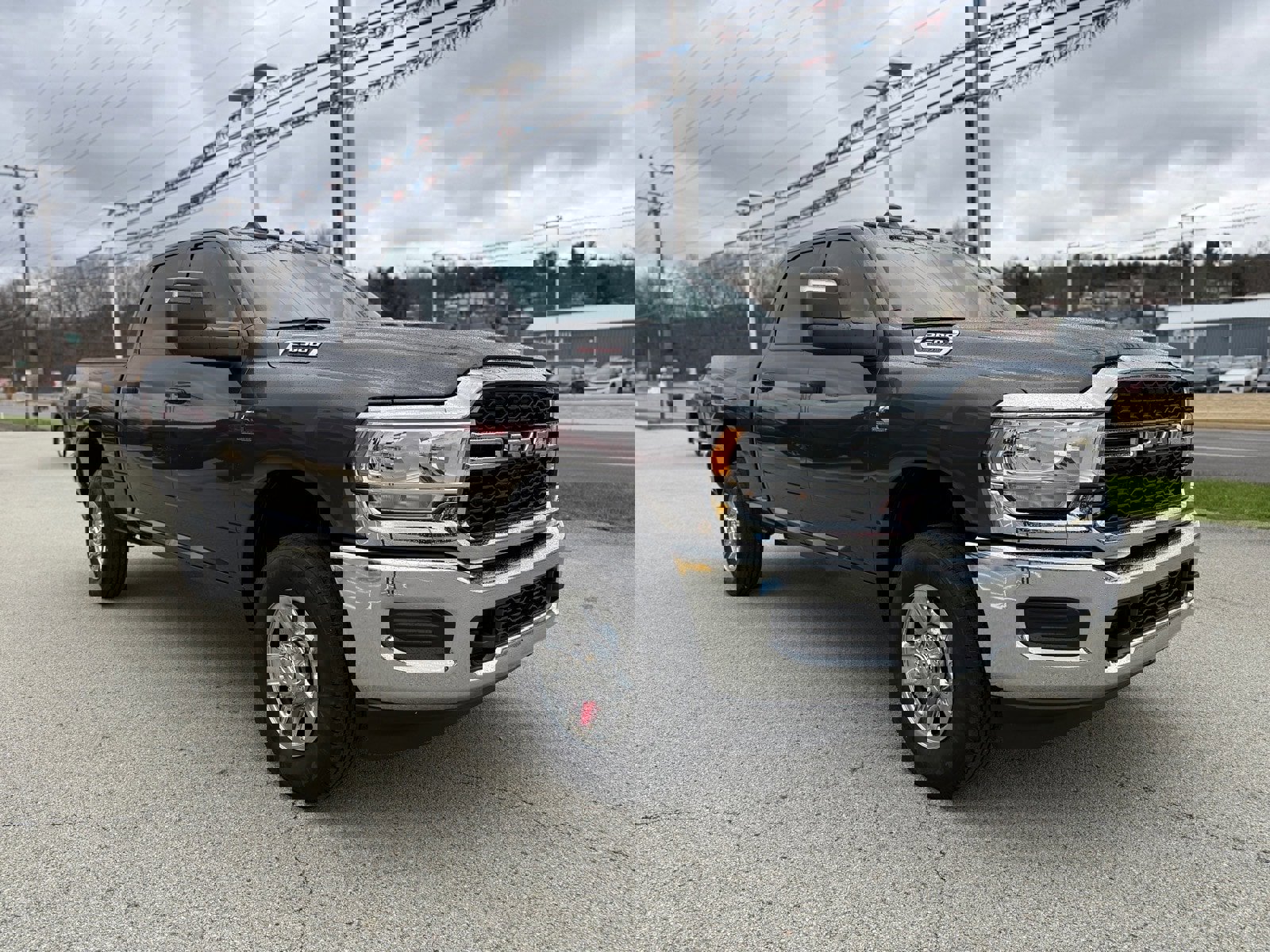 Used 2024 RAM 2500 Tradesman w/ Chrome Appearance Group image 3