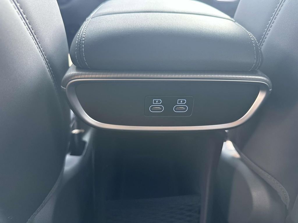New 2025 Genesis GV60 Advanced AWD/4WD image 31
