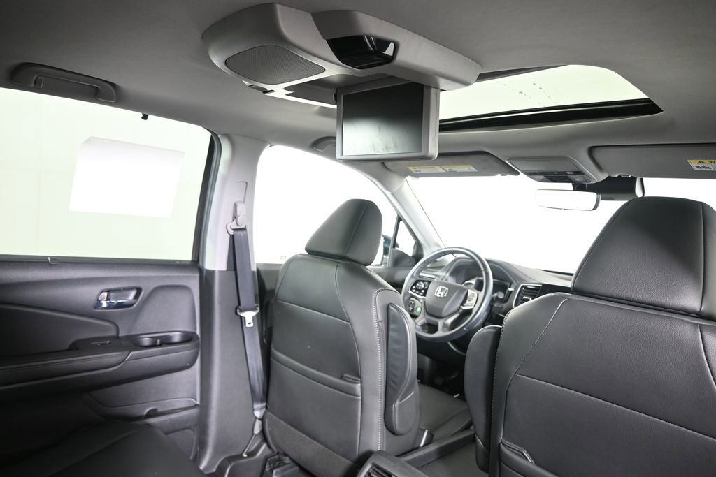 Used 2021 Honda Pilot Touring image 16