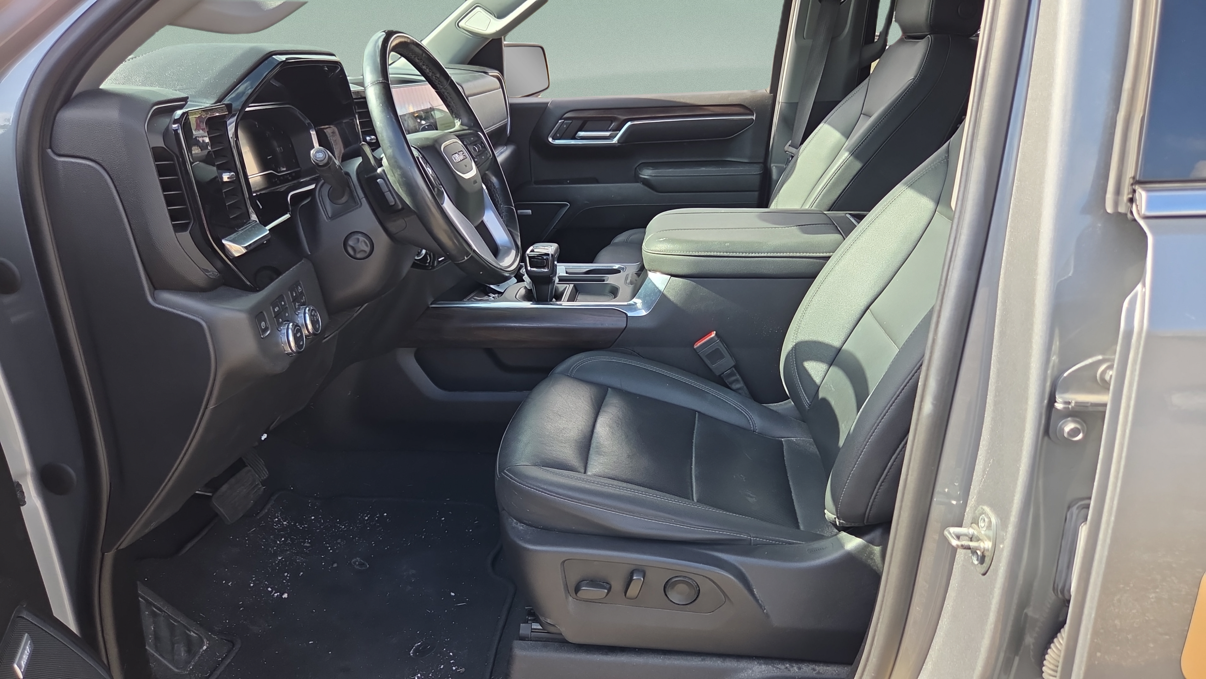 Certified 2023 GMC Sierra 1500 SLT w/ SLT Premium Plus Package AWD/4WD image 11
