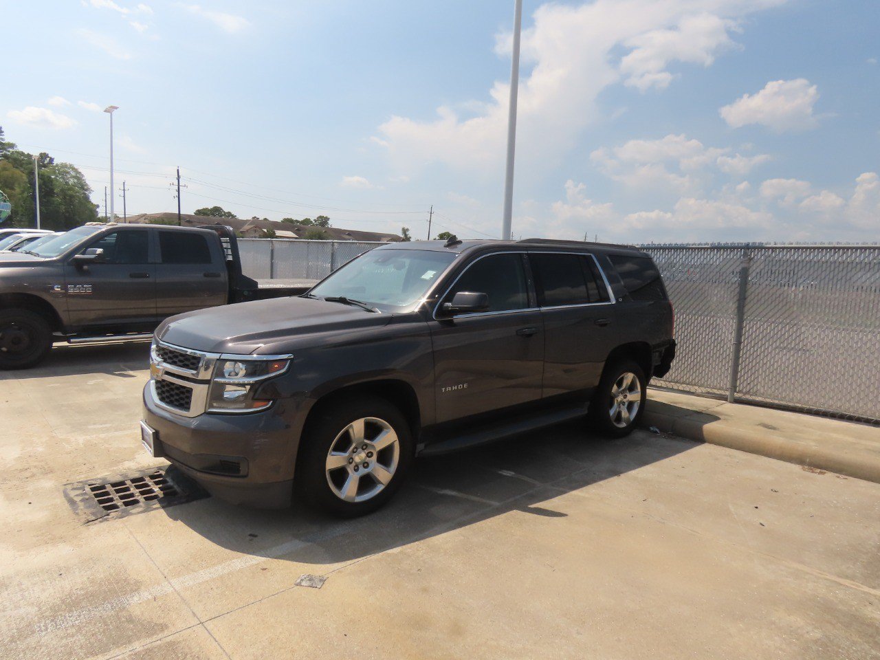 Used 2015 Chevrolet Tahoe LT RWD image 2