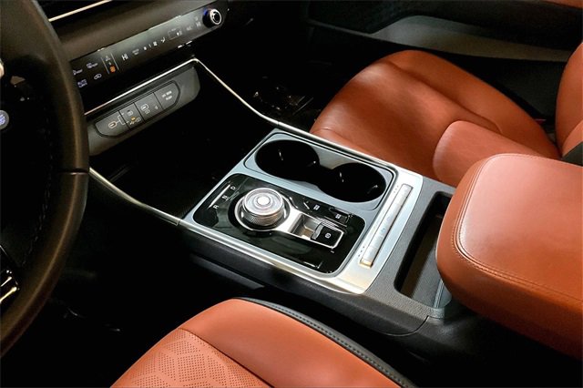 Used 2025 Kia Carnival EX image 34