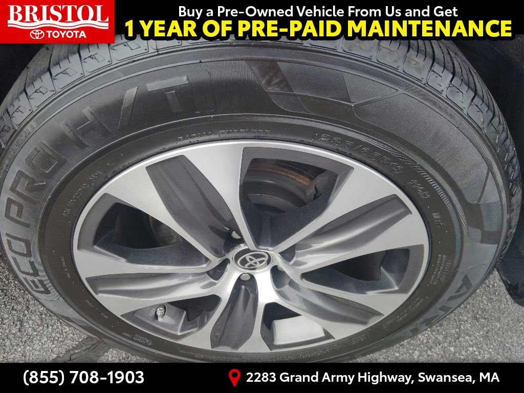 Used 2023 Toyota Highlander XLE AWD/4WD image 12