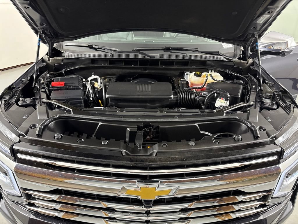 Certified 2025 Chevrolet Suburban Premier AWD/4WD image 47