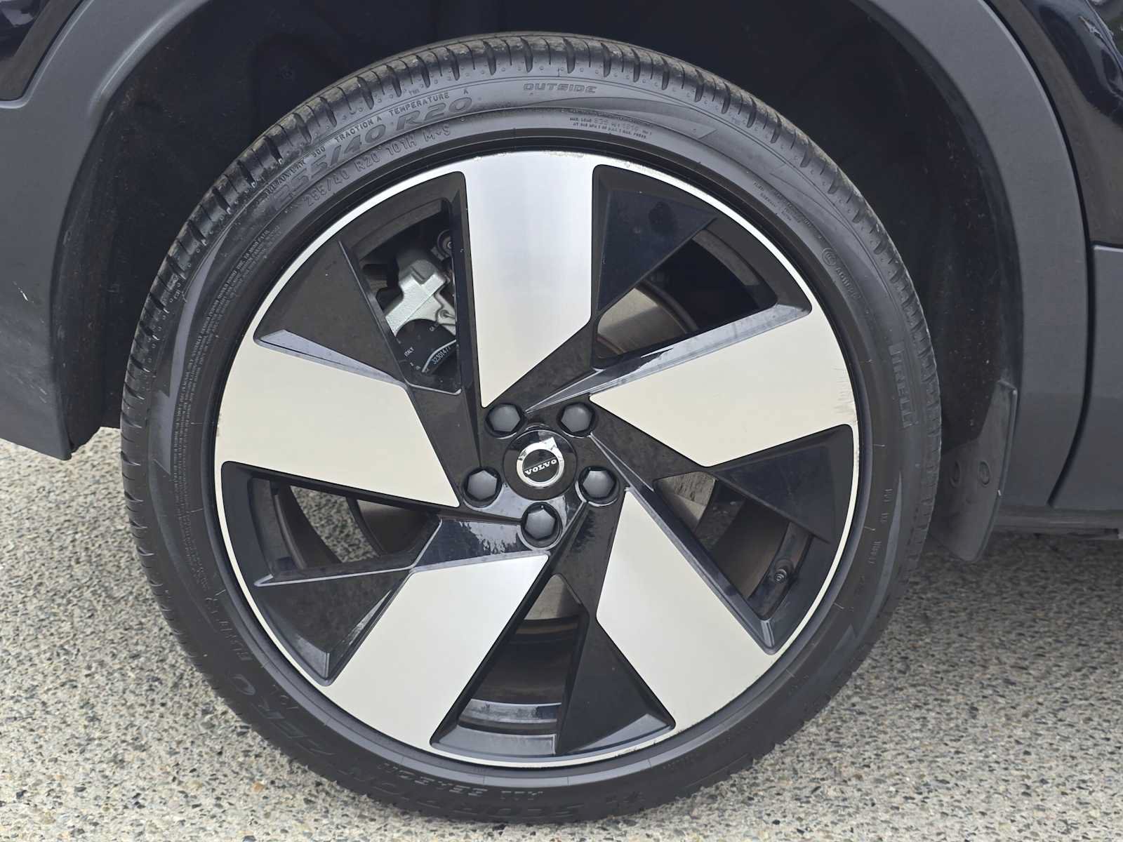 Certified 2023 Volvo C40 P8 Recharge Ultimate w/ Protection Package Premier AWD/4WD image 10