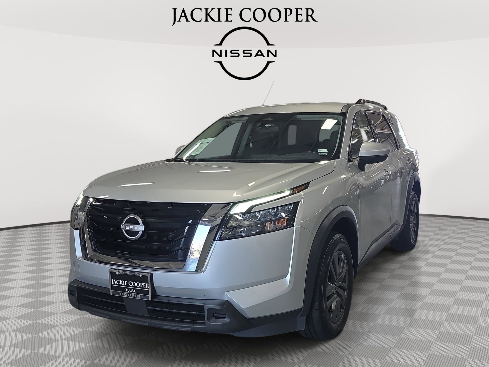 Used 2025 Nissan Pathfinder SV AWD/4WD image 1
