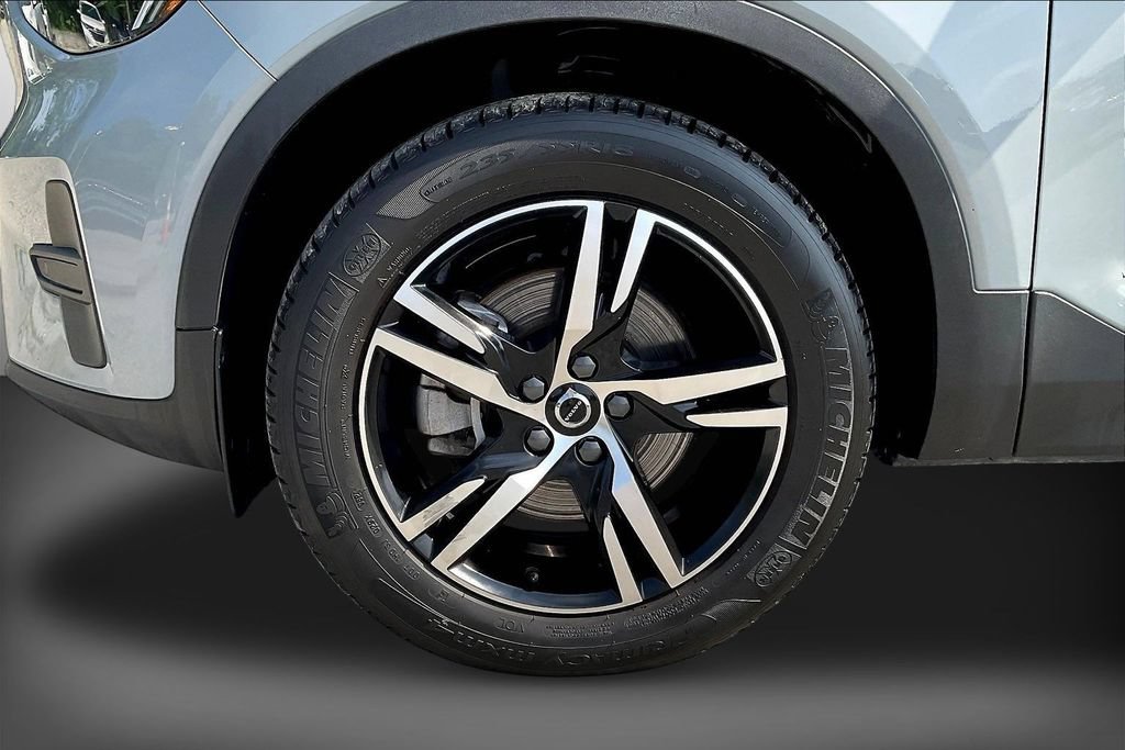 Used 2024 Volvo XC40 B5 Core AWD/4WD image 33