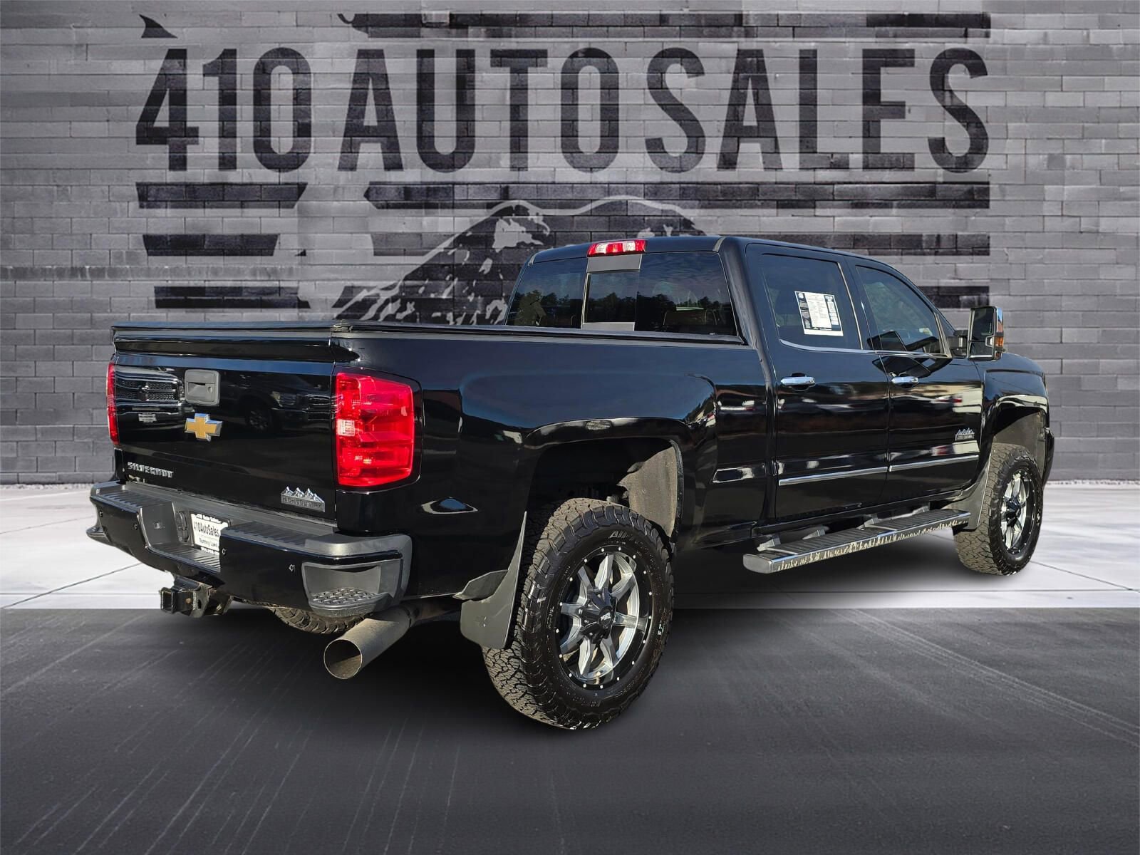 Used 2015 Chevrolet Silverado 3500 High Country image 3