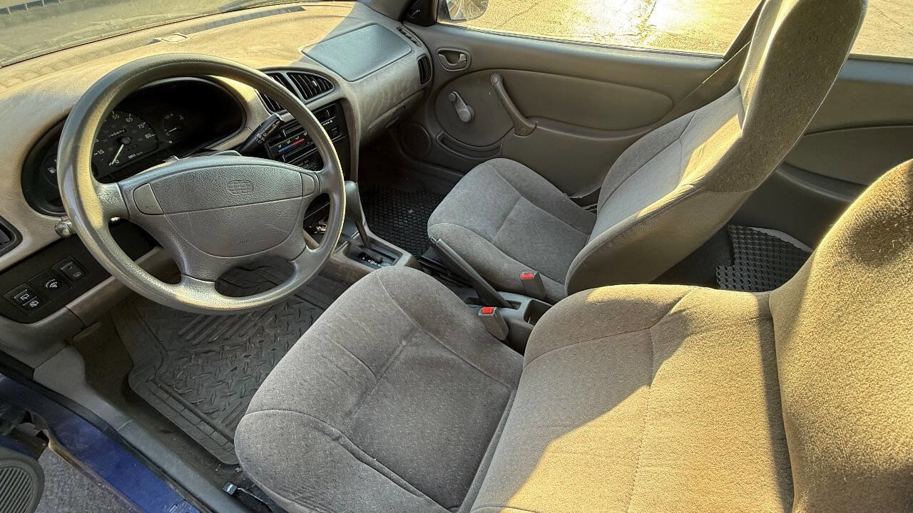 Used 1995 Geo Metro LSi image 2