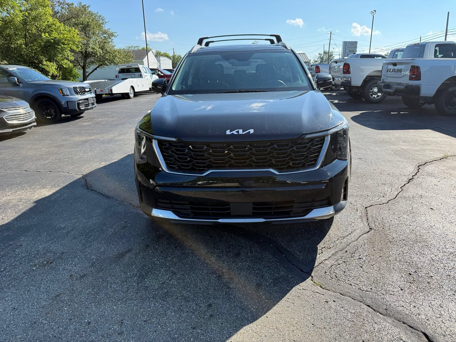 Used 2025 Kia Sorento S w/ Panoramic Sunroof Package FWD image 2