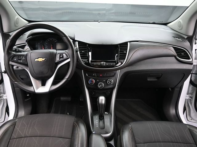 Used 2021 Chevrolet Trax LT w/ Sport Edition image 12