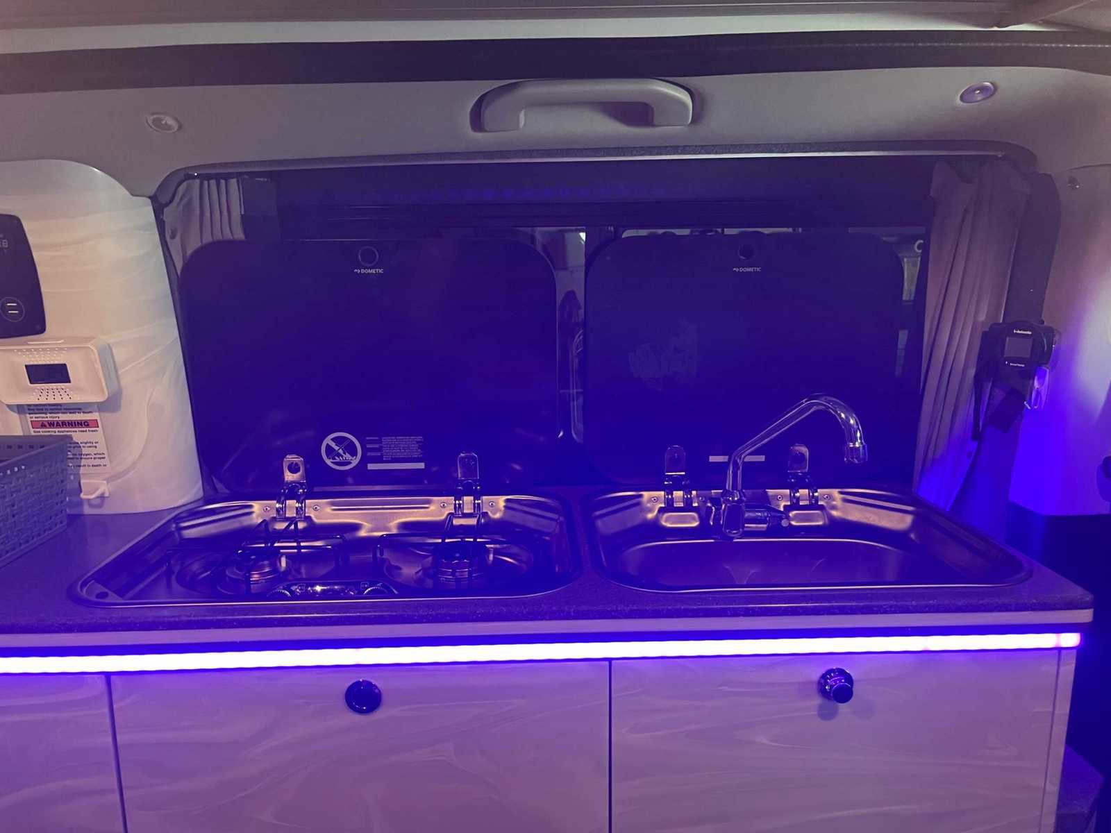 Used 2018 Mercedes-Benz Metris image 9