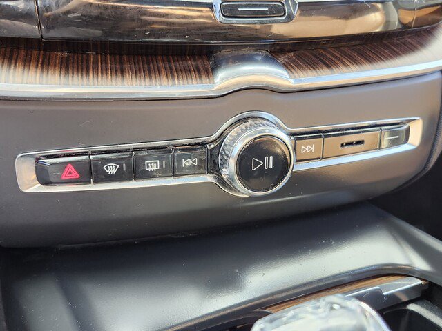 Used 2022 Volvo XC60 B5 Inscription w/ Advanced Package image 34