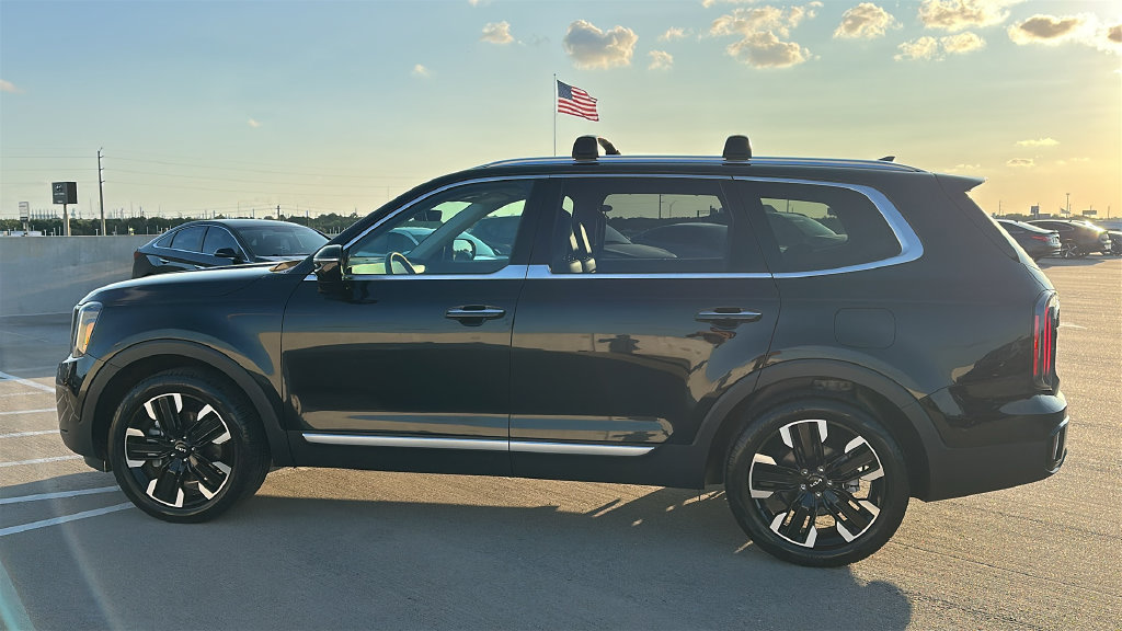 Used 2025 Kia Telluride SX w/ SX Captain's Chair Package FWD image 10