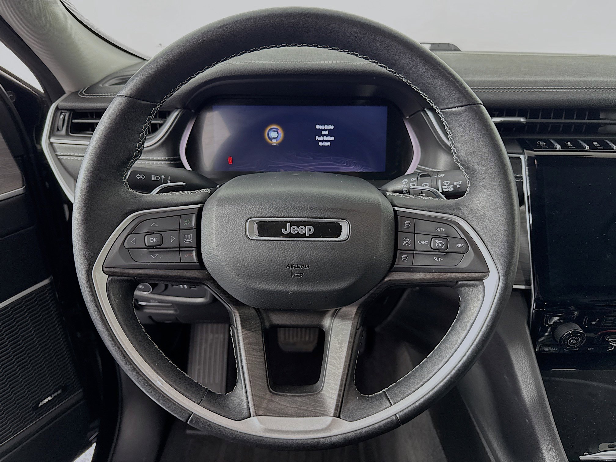 Used 2022 Jeep Grand Cherokee L Limited image 11