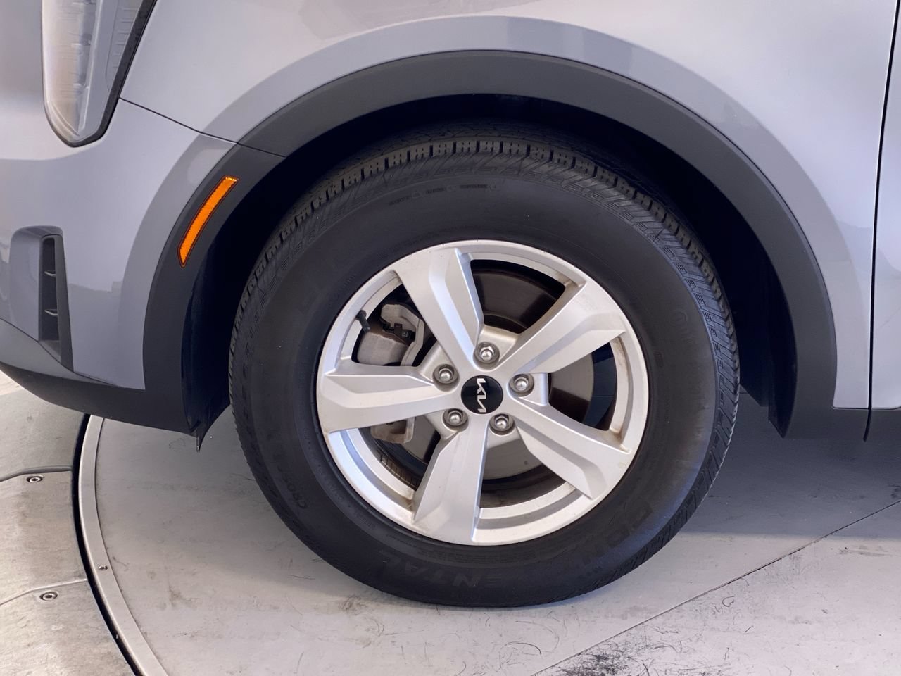 Certified 2024 Kia Sorento LX FWD image 12