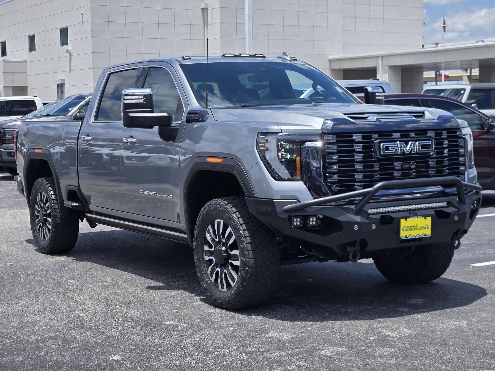 Used 2024 GMC Sierra 2500 Denali Ultimate AWD/4WD image 3