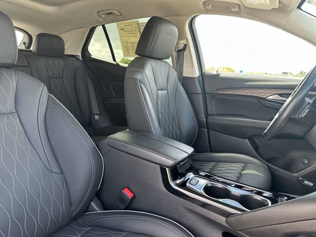 Used 2023 Buick Envision Avenir image 30
