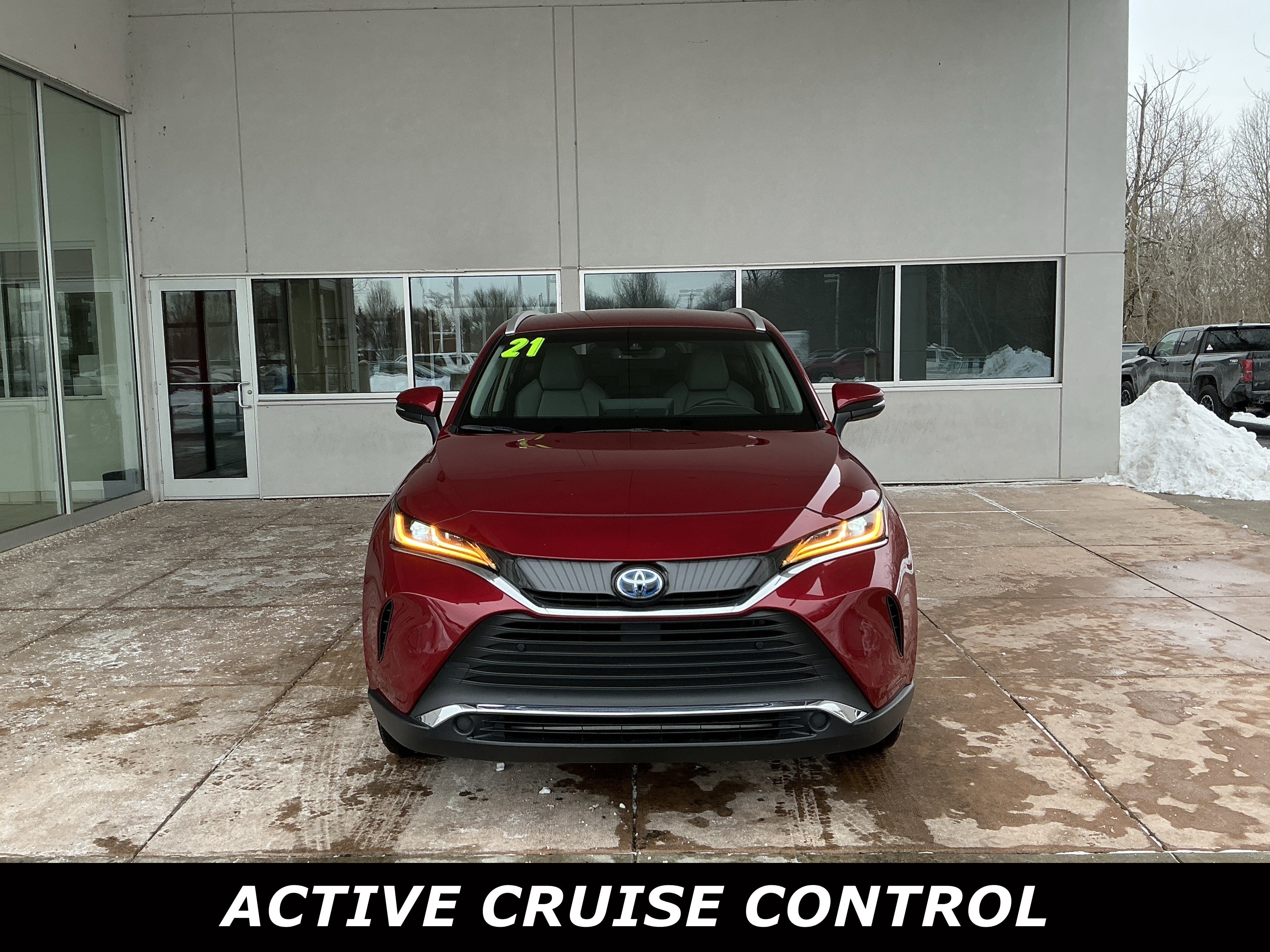 Certified 2021 Toyota Venza XLE image 2