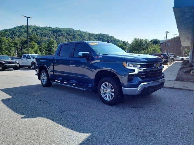 Used 2024 Chevrolet Silverado 1500 LT AWD/4WD image 2