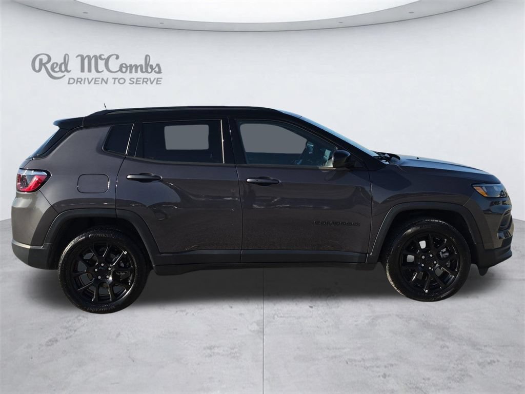 Used 2024 Jeep Compass Latitude w/ Altitude Special Edition AWD/4WD image 8