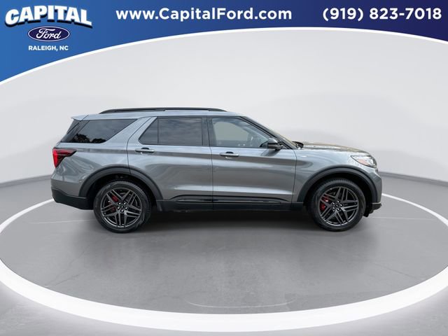 Certified 2025 Ford Explorer ST-Line w/ Premium Package AWD/4WD image 9