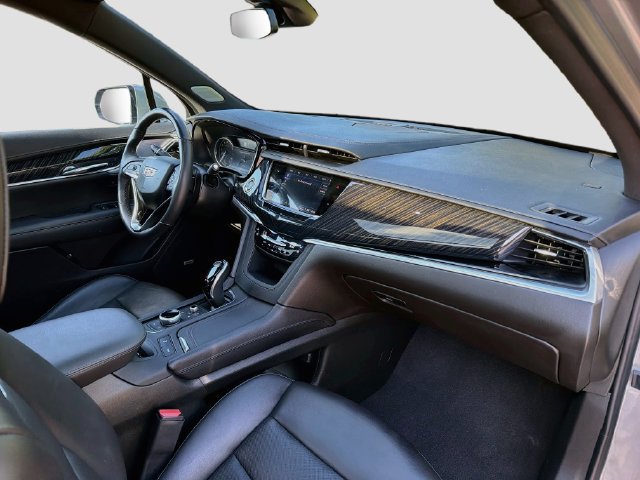 Used 2024 Cadillac XT6 Premium Luxury FWD image 18