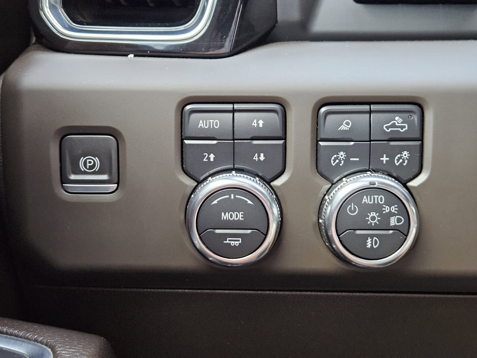 Used 2024 GMC Sierra 2500 Denali w/ Denali Reserve Package AWD/4WD image 28