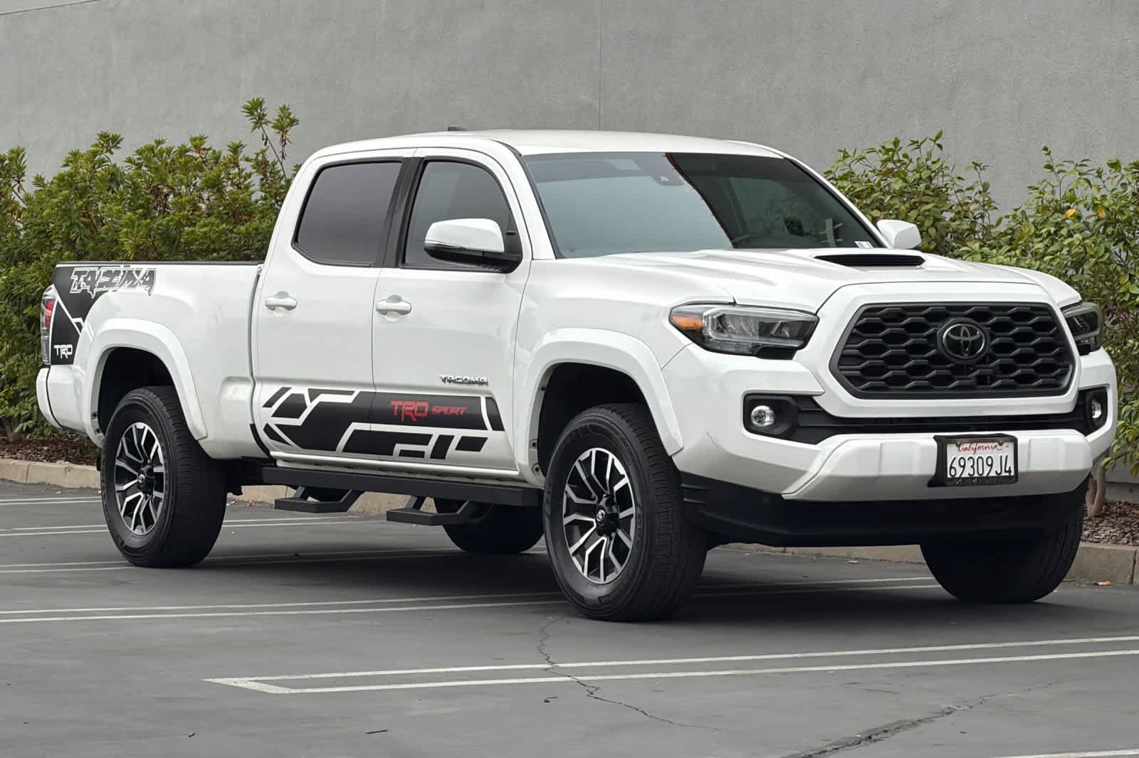 Used 2021 Toyota Tacoma TRD Sport w/ Technology Package RWD image 5