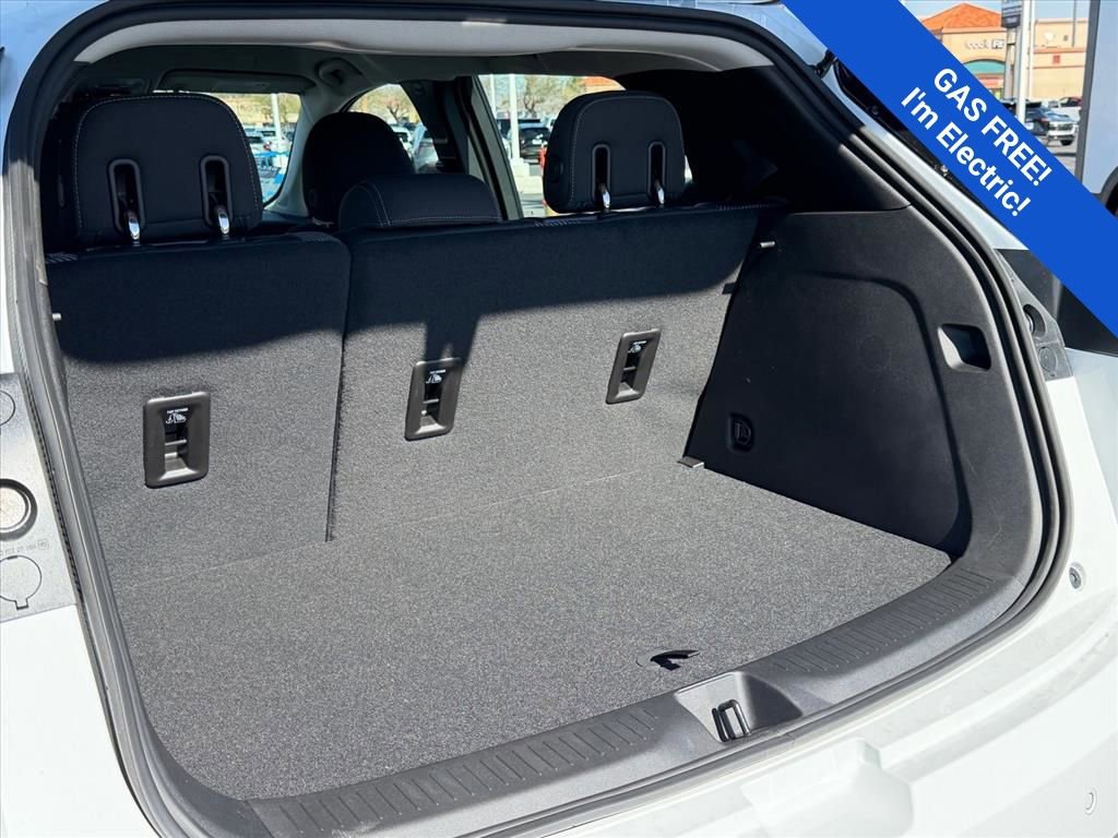 New 2027 Chevrolet Bolt LT w/ Comfort Package FWD image 8