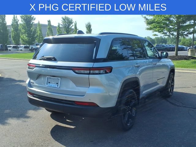 Used 2023 Jeep Grand Cherokee Altitude AWD/4WD image 4