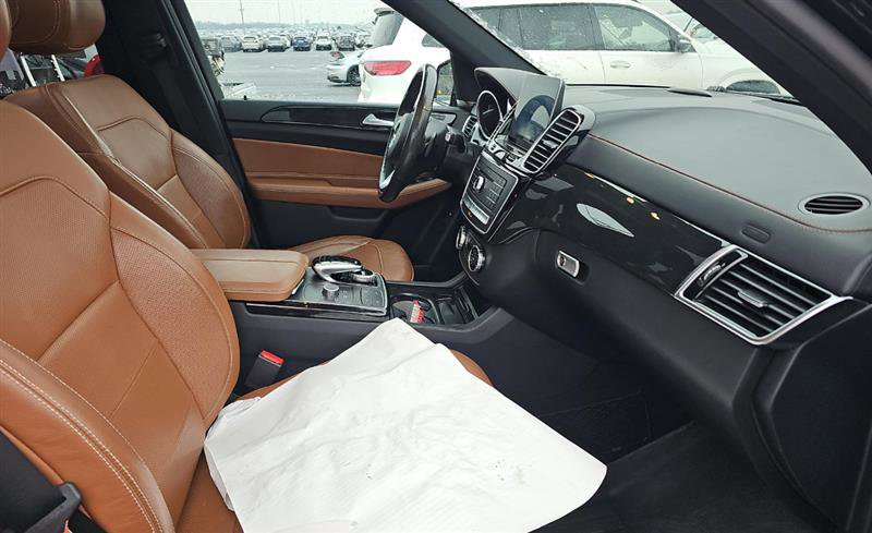 Used 2018 Mercedes-Benz GLE 43 AMG 4MATIC w/ Premium 3 Package image 9