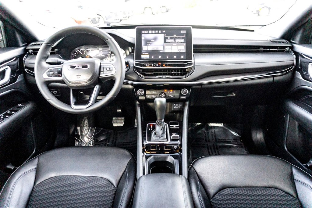 New 2025 Jeep Compass Latitude w/ Altitude Special Edition image 29