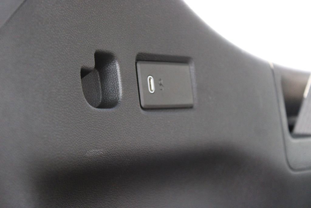 New 2026 Chevrolet Suburban High Country AWD/4WD image 37