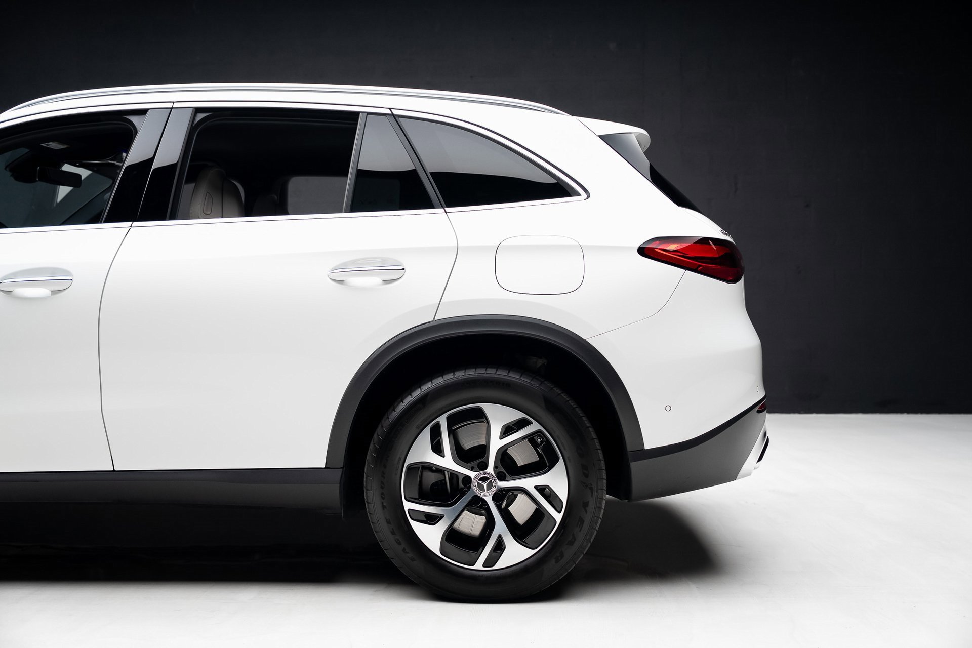 Used 2025 Mercedes-Benz GLC 350e 4MATIC image 20