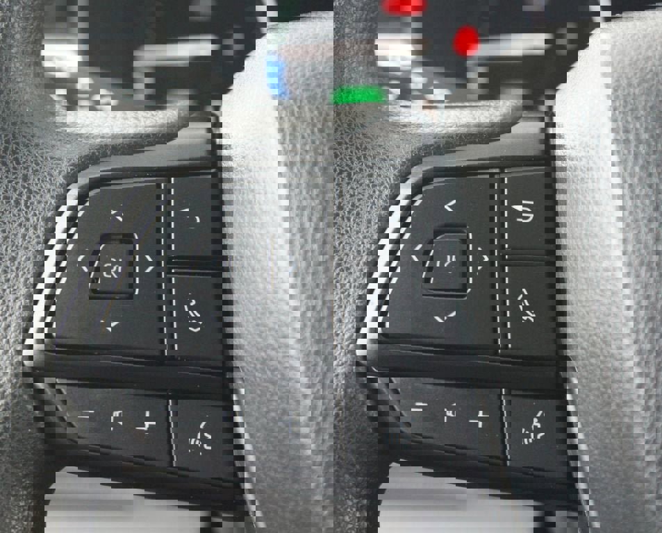 Used 2024 Toyota Sienna LE image 9