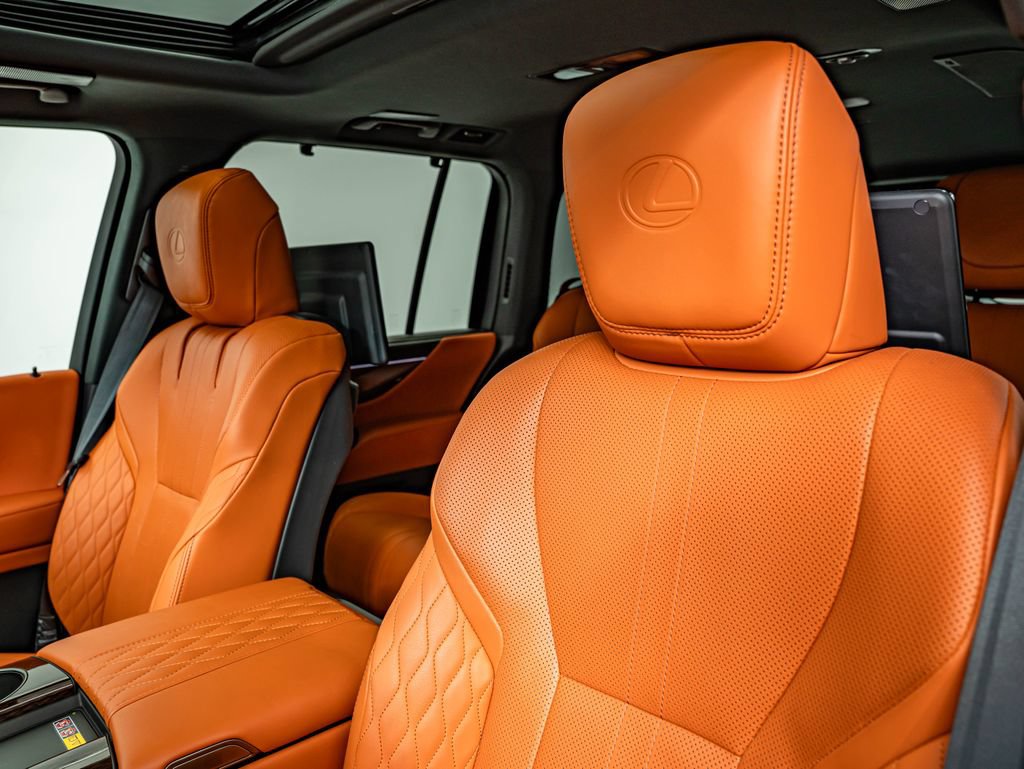 Used 2025 Lexus LX 700h Ultra Luxury AWD/4WD image 35