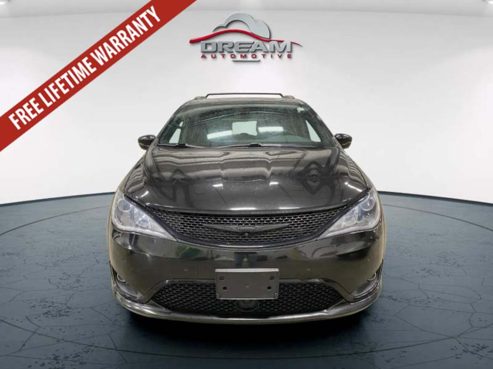 Used 2020 Chrysler Pacifica Limited w/ Advanced Safetytec Group FWD image 3