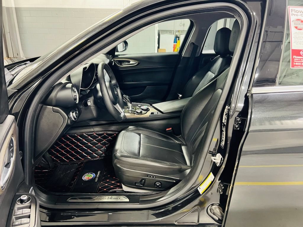 Used 2019 Alfa Romeo Giulia Ti RWD image 23