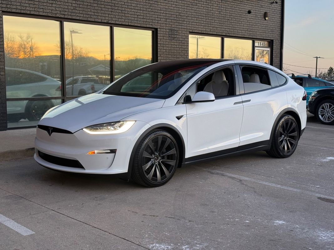Used 2022 Tesla Model X Plaid image 23
