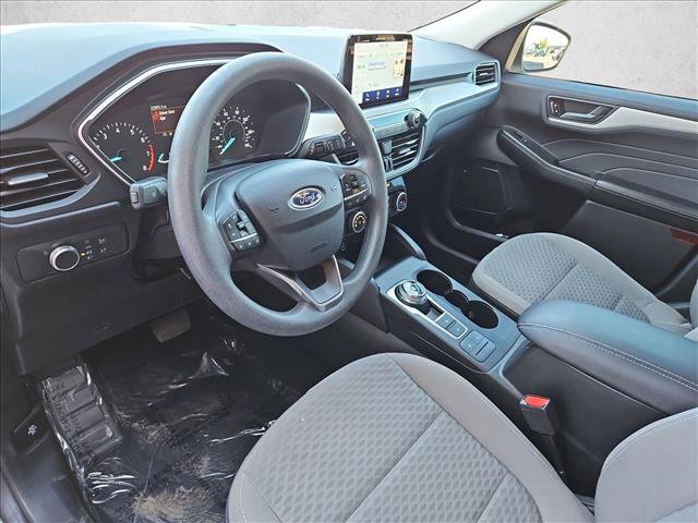 Used 2022 Ford Escape SE w/ SE Sport Appearance Package image 12