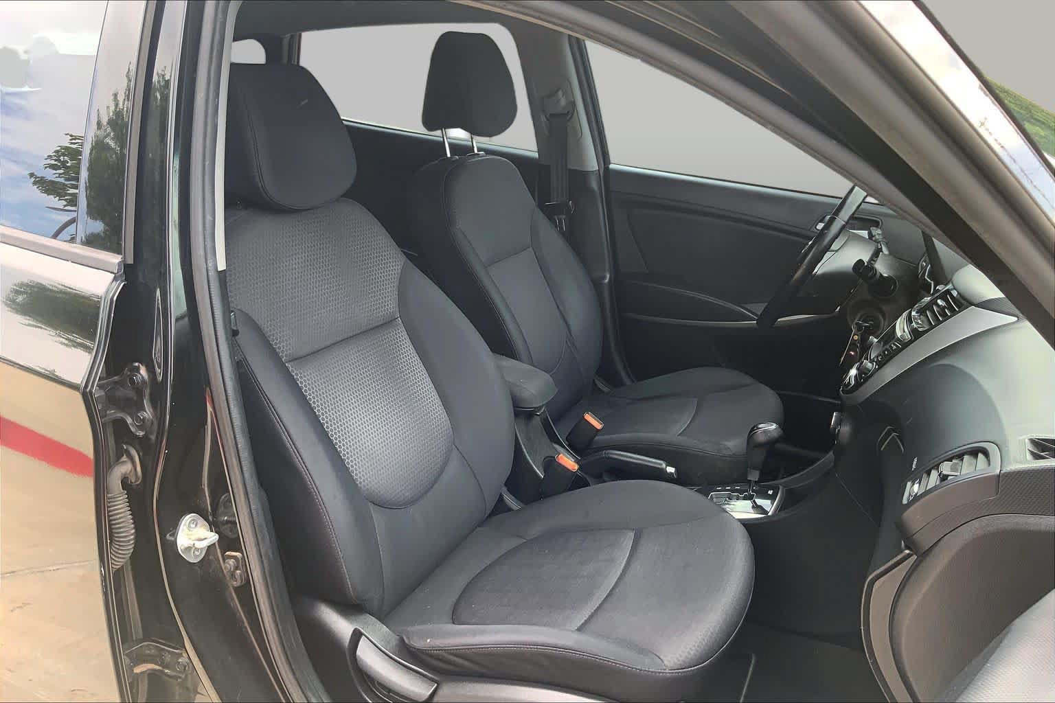 Used 2015 Hyundai Accent Sport FWD image 9