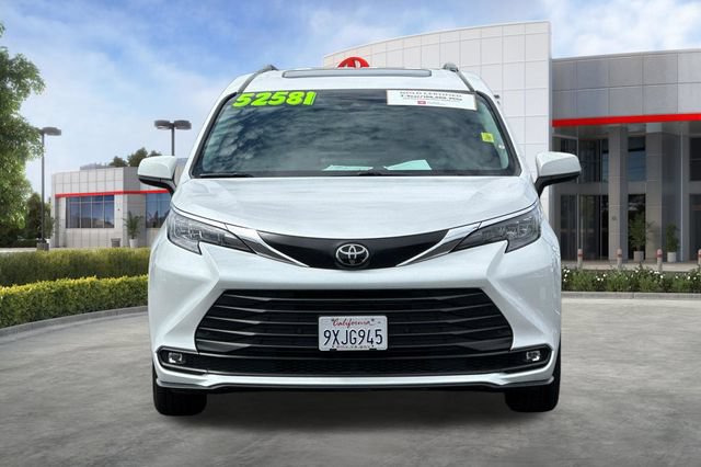 Certified 2026 Toyota Sienna XLE FWD image 11