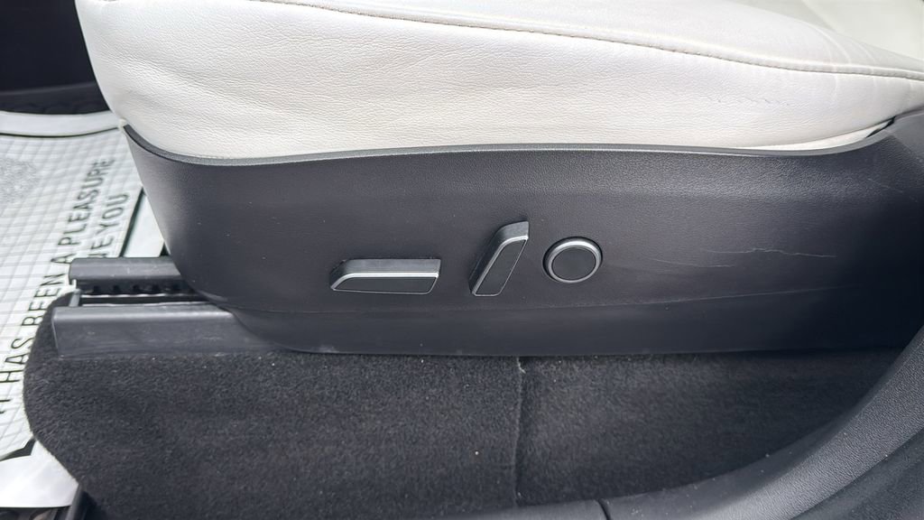 Used 2021 Tesla Model Y Long Range image 10