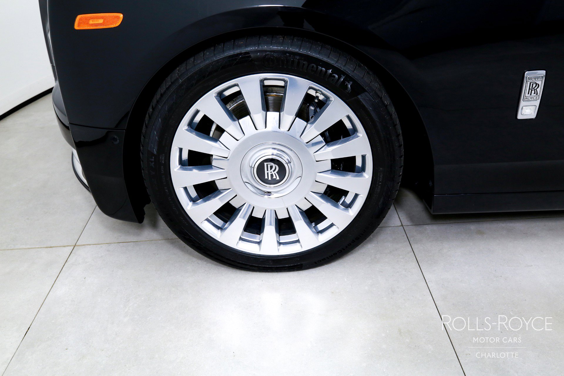 Used 2018 Rolls-Royce Phantom Sedan image 38