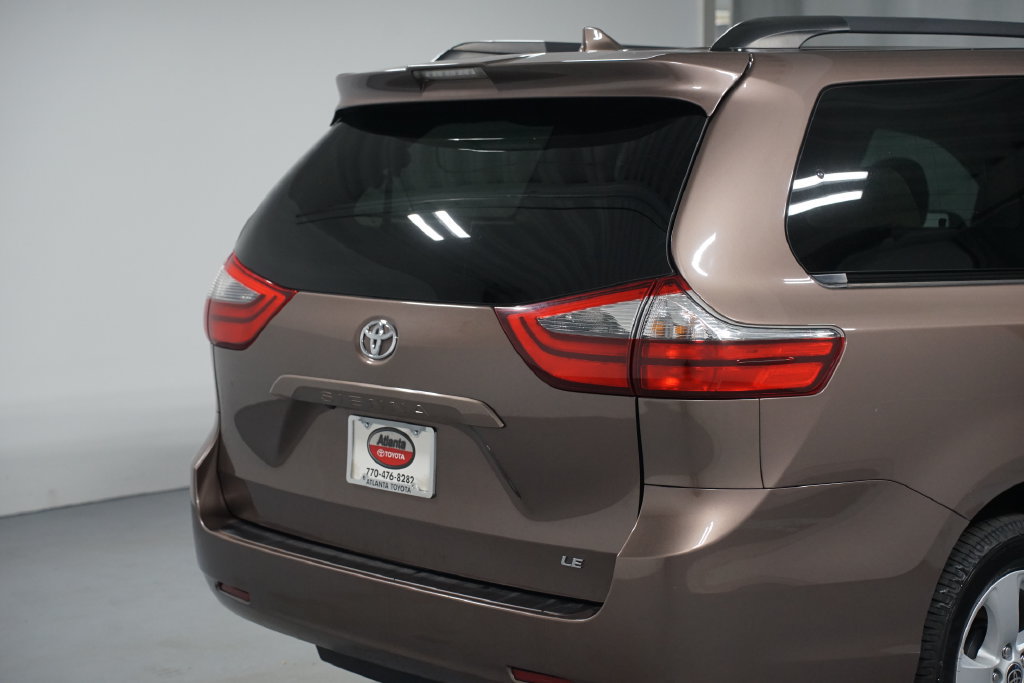 Certified 2020 Toyota Sienna LE FWD image 9