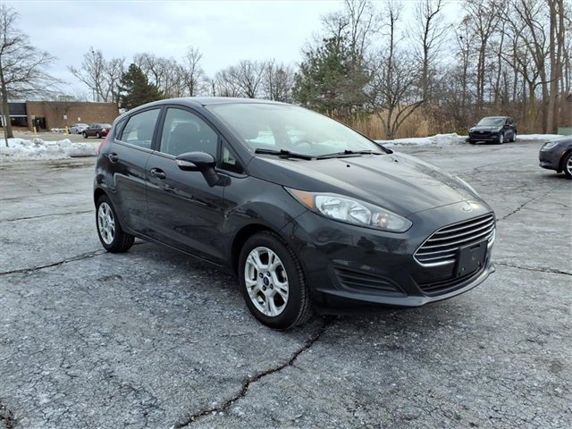 Used 2015 Ford Fiesta SE image 3