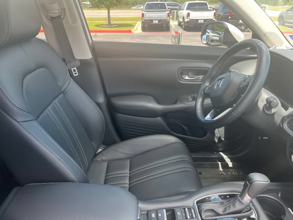 Certified 2026 Honda HR-V EX-L image 4