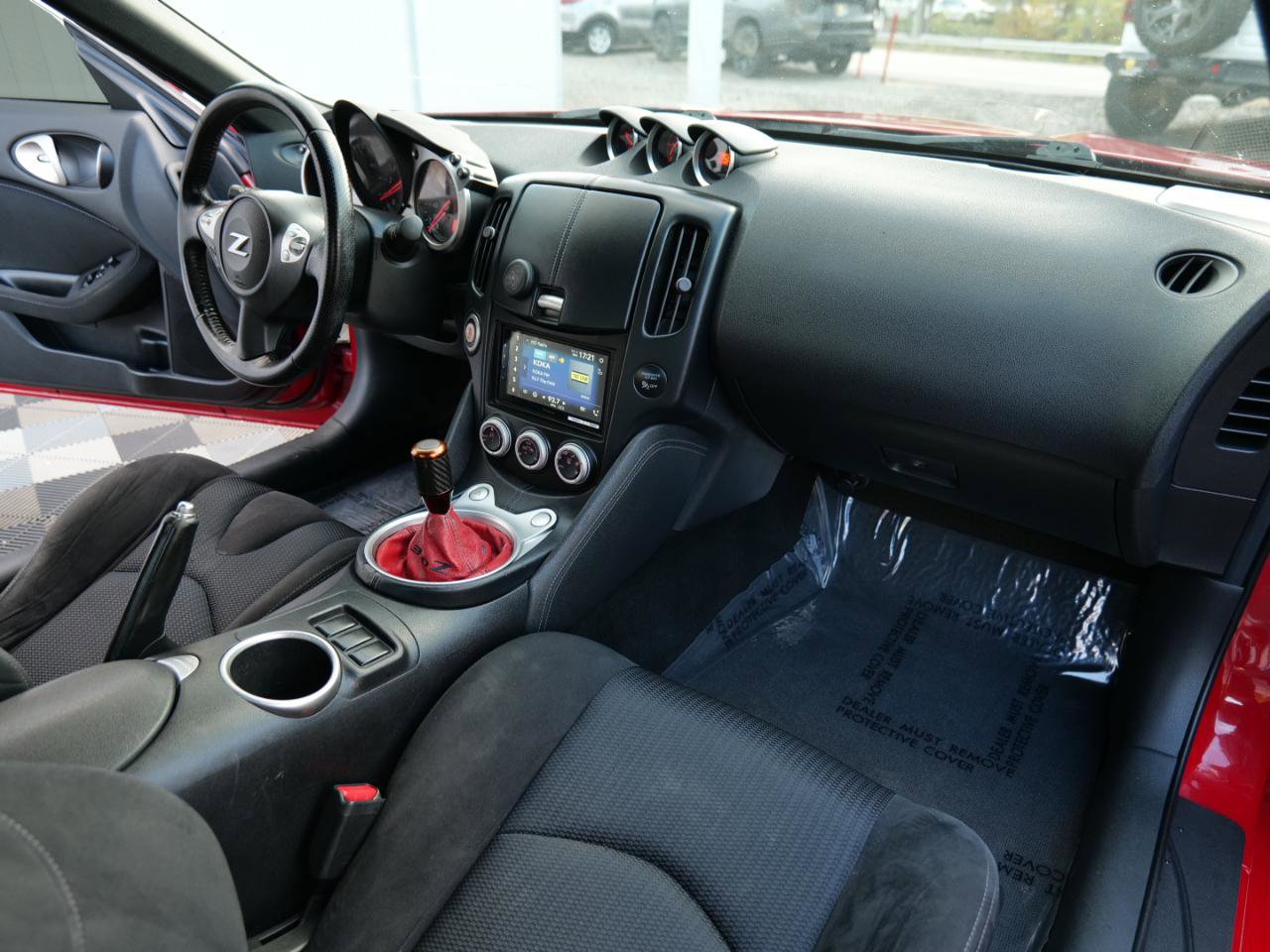 Used 2017 Nissan 370Z Coupe RWD image 36